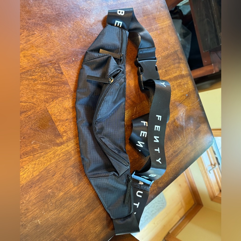 FENTY BEAUTY Belt black Fanny Pack Bag Brand New